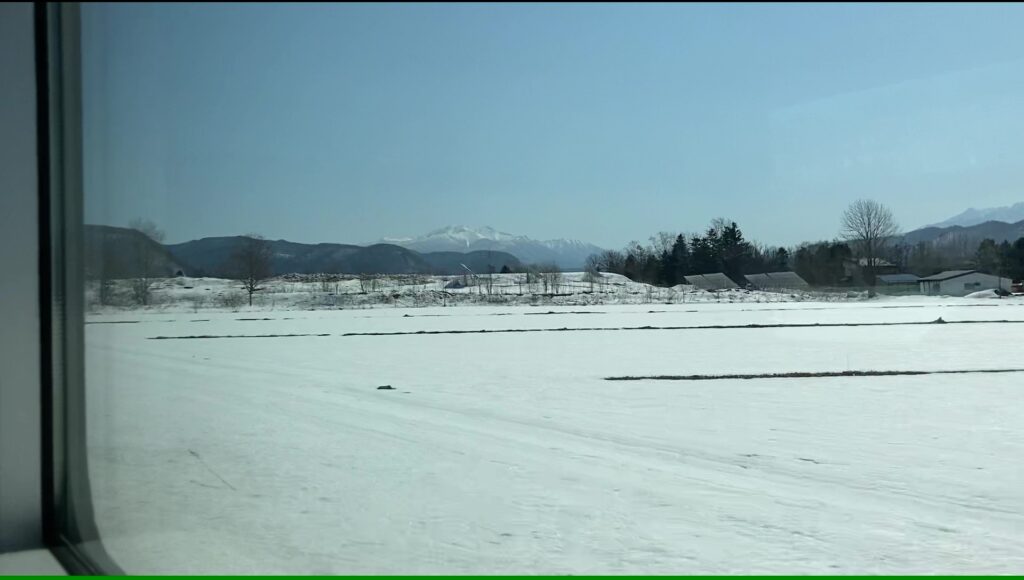 車窓から見える大雪山系の山々