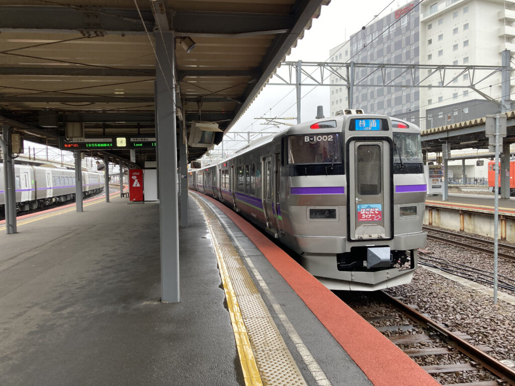 はこだてライナーの733系1000番台電車