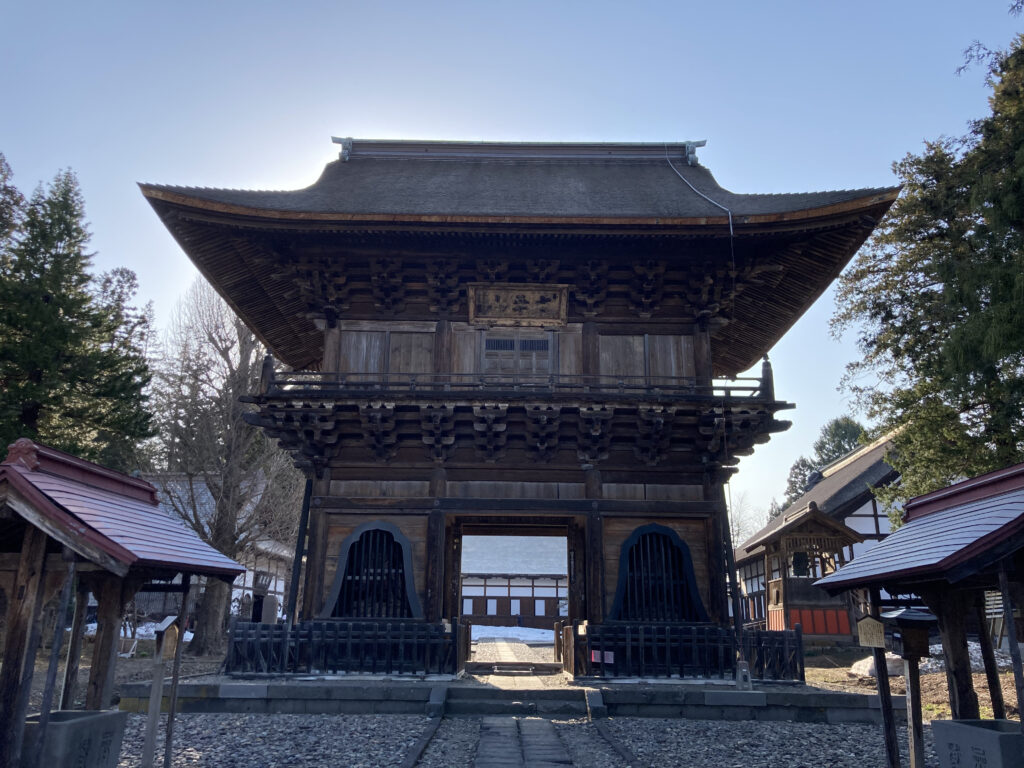 長勝寺の三門(指定重要文化財)