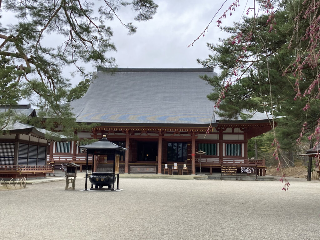 毛越寺の本堂