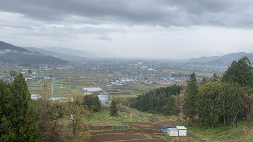 姨捨駅付近からの長野盆地の風景