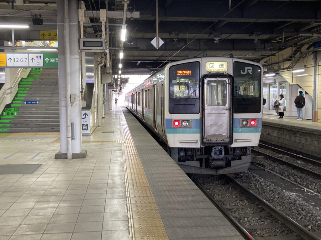 211系電車(長野駅にて)