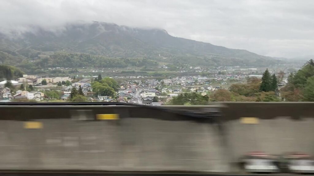 上毛高原駅付近からの車窓