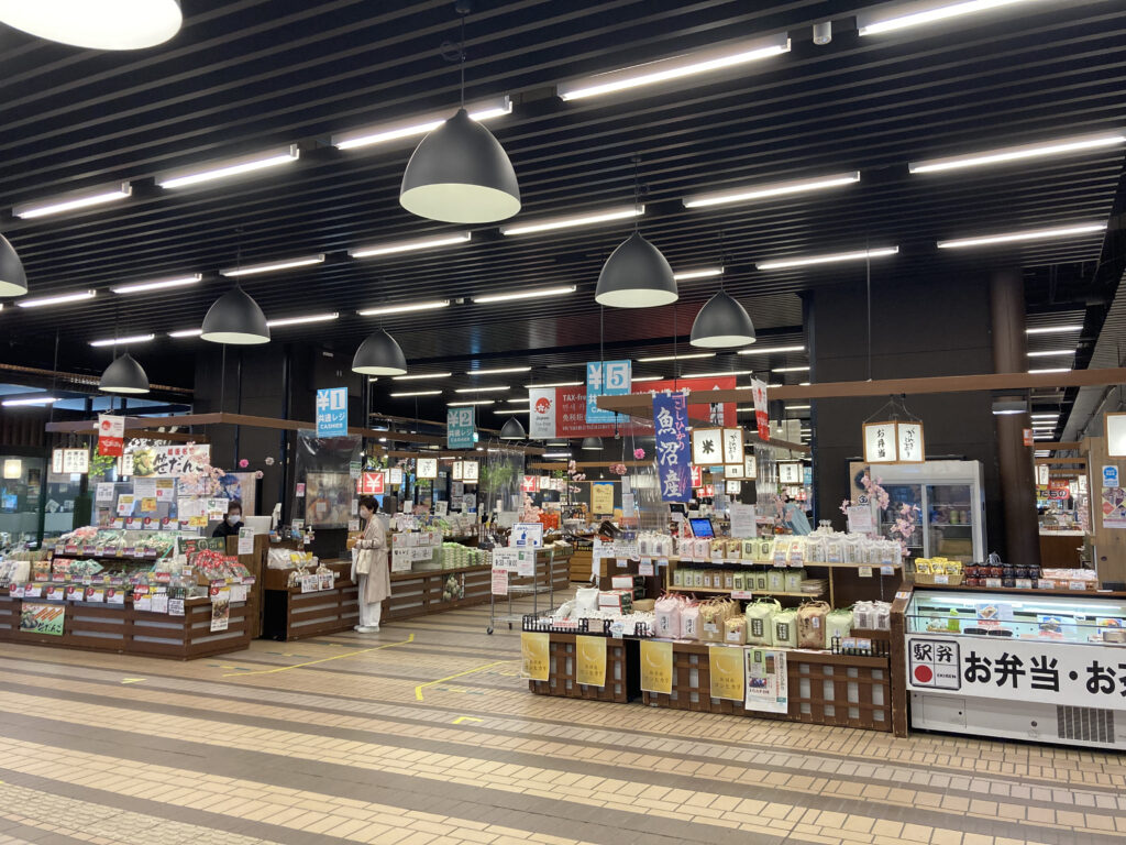 越後湯沢駅の駅ナカの一角