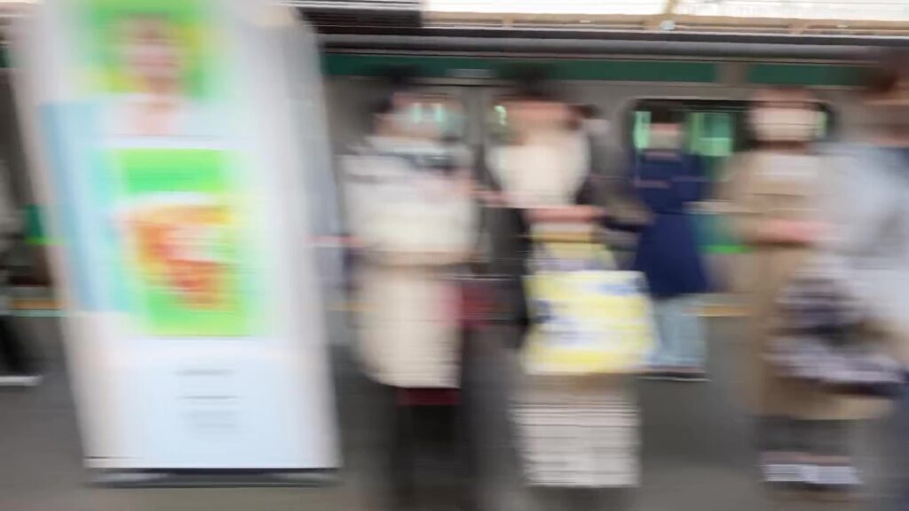 我孫子駅をすごい勢いで通過