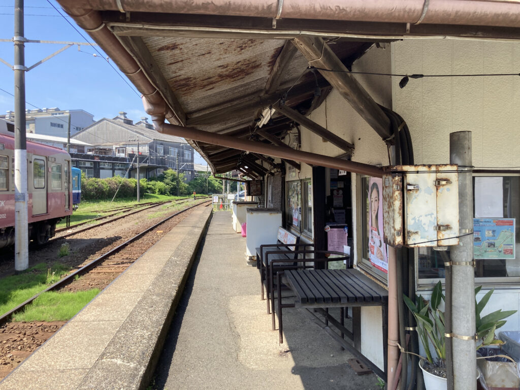 仲ノ町駅のホーム