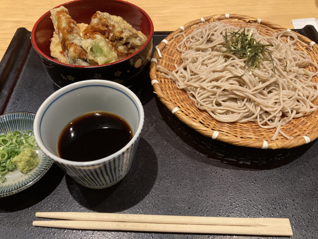 江戸切子そばと野菜天丼