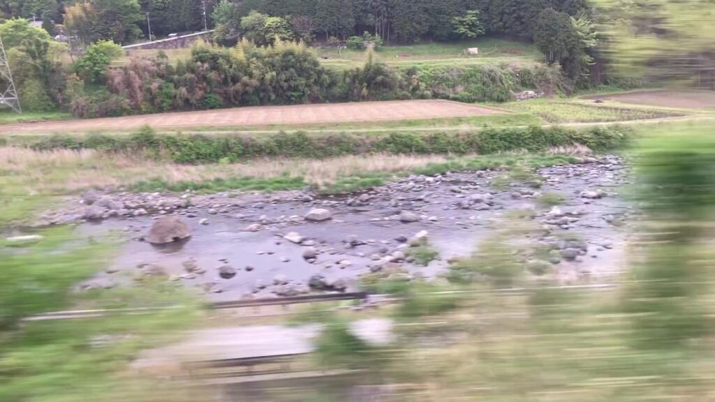 静岡県内で見える鮎沢川(駿河小山・足柄駅間？)