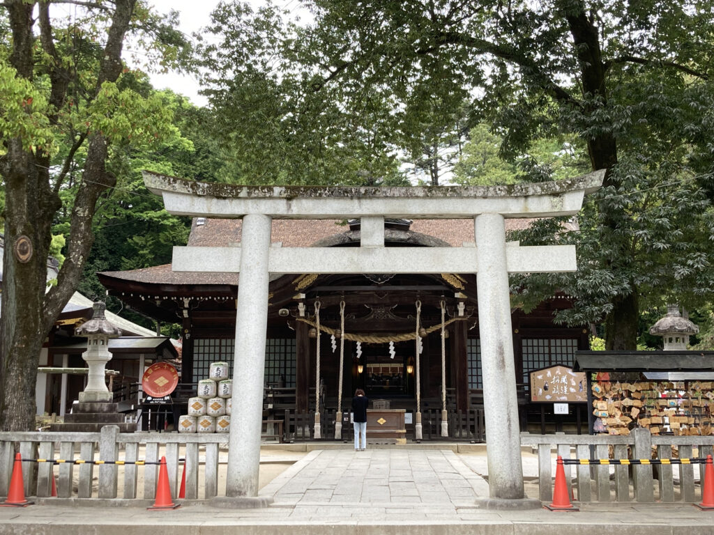 武田神社拝殿