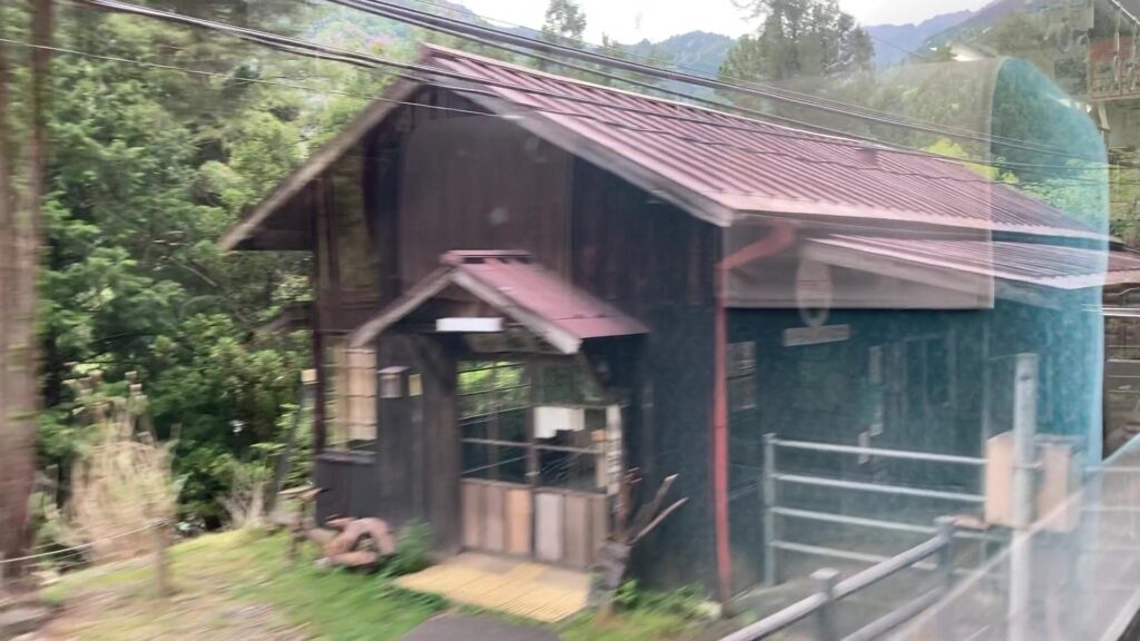 小和田駅の駅舎