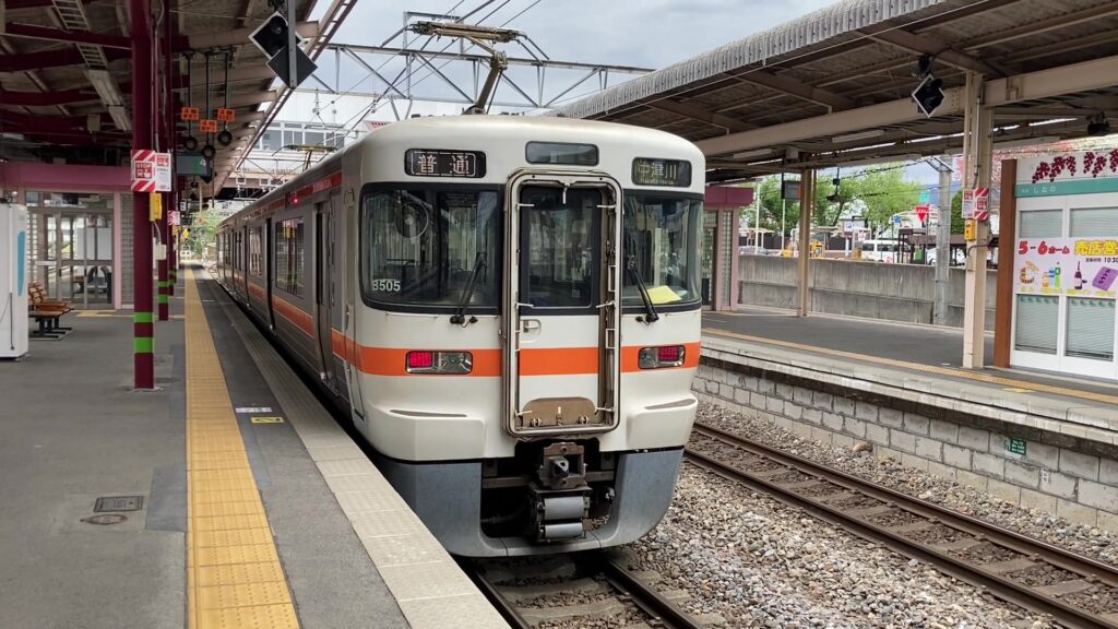 中央西線を走る313系電車