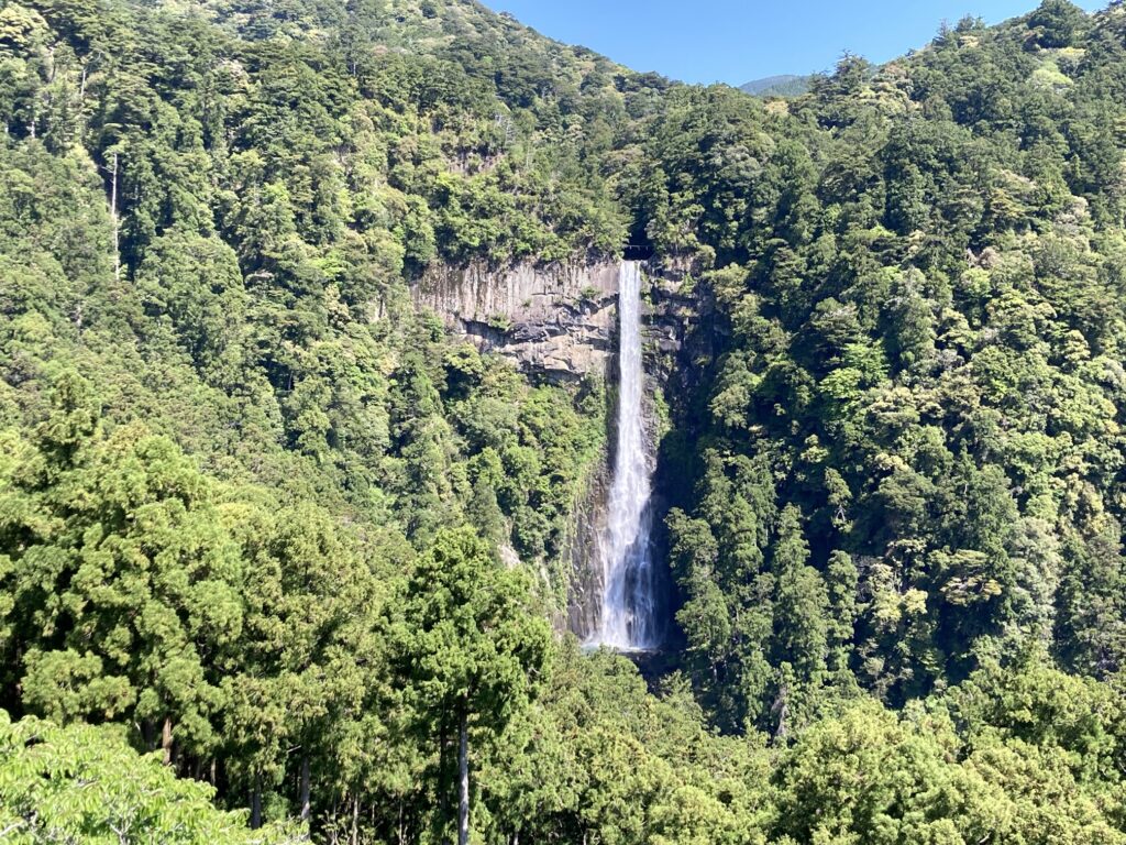 三重塔から見た那智の滝