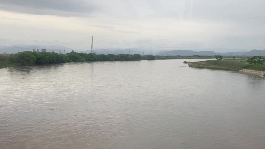 長良川(穂積・西岐阜駅間)