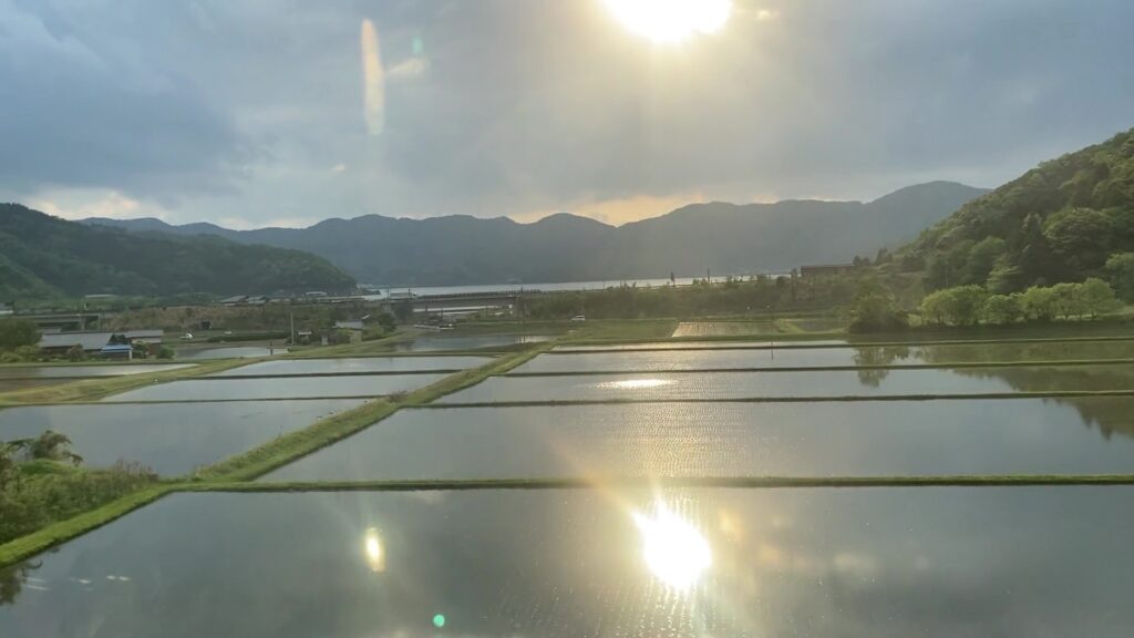 三方湖(気山・三方駅間)