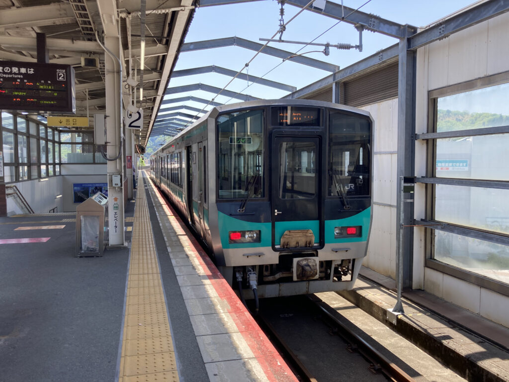 舞鶴線の125系電車