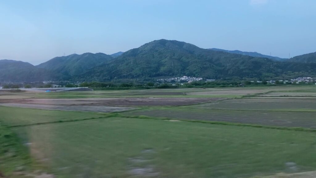 亀岡駅手前の田園風景