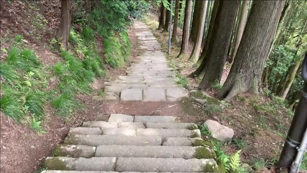 温泉寺の参道