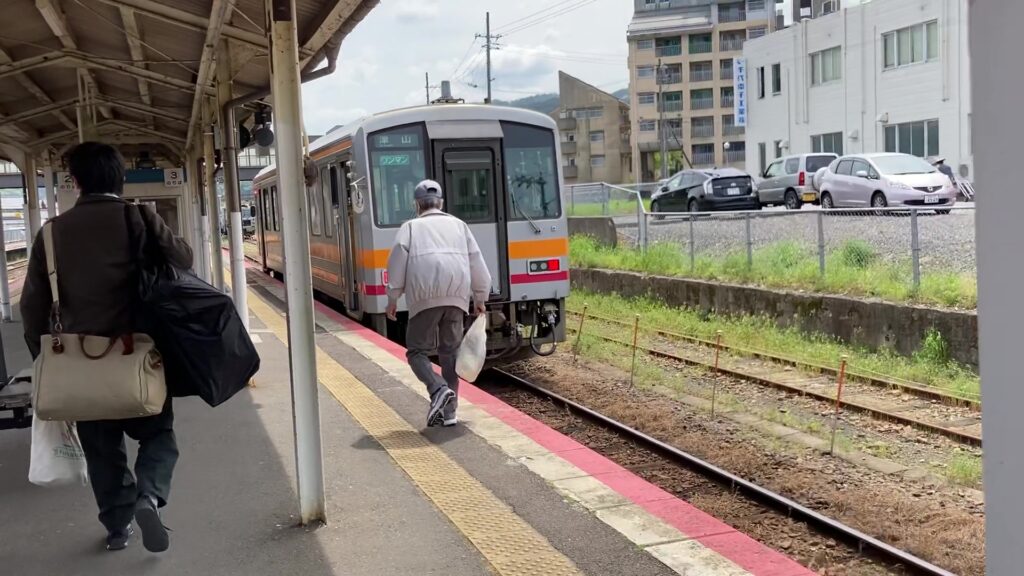 因美線の普通列車 津山行き