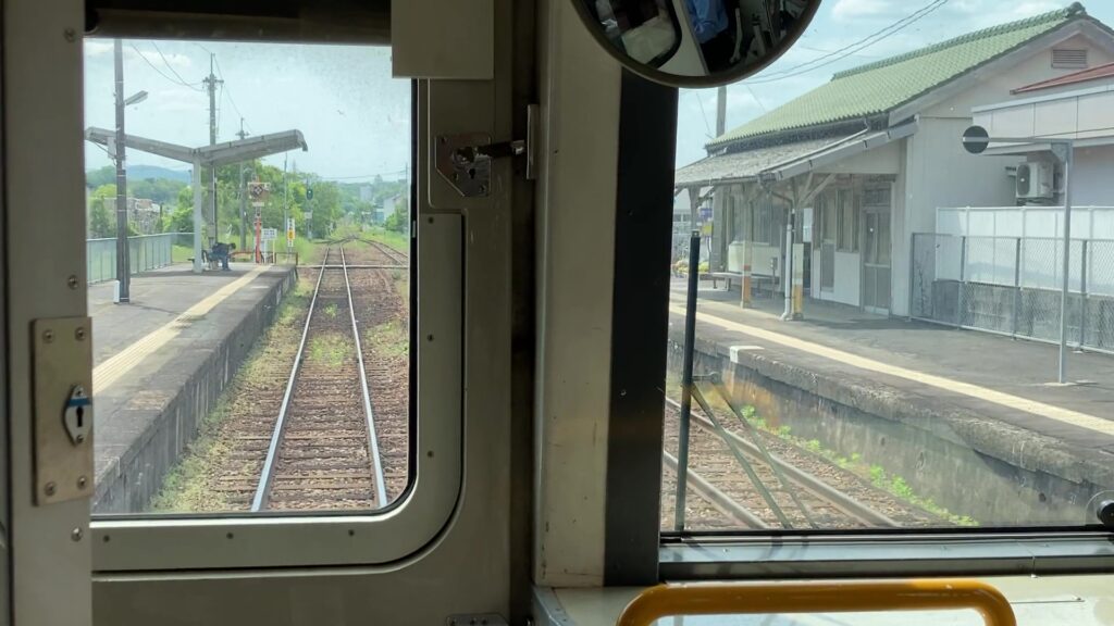 東津山駅構内