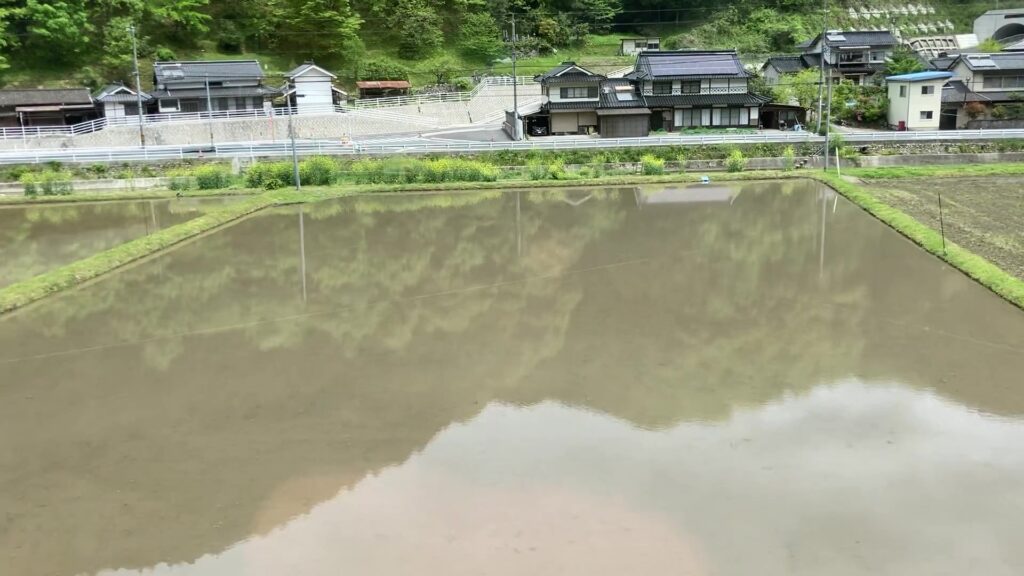 姫新線から見える典型的な田園風景②