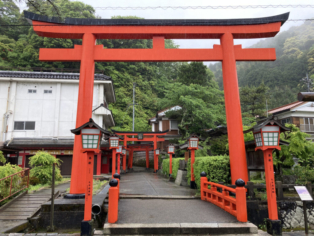 太鼓谷稲成神社の表参道入口