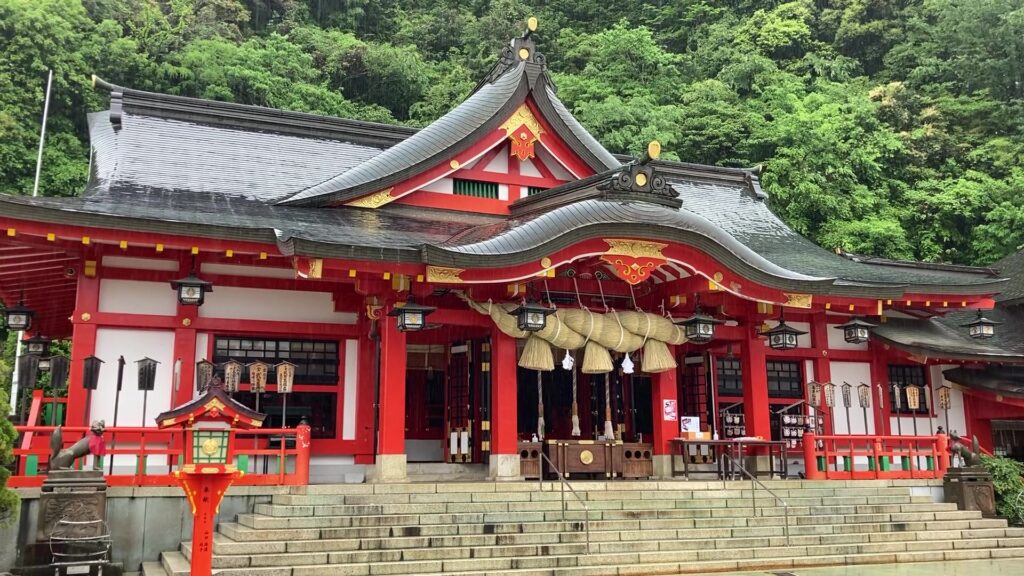 太鼓谷稲成神社の本殿