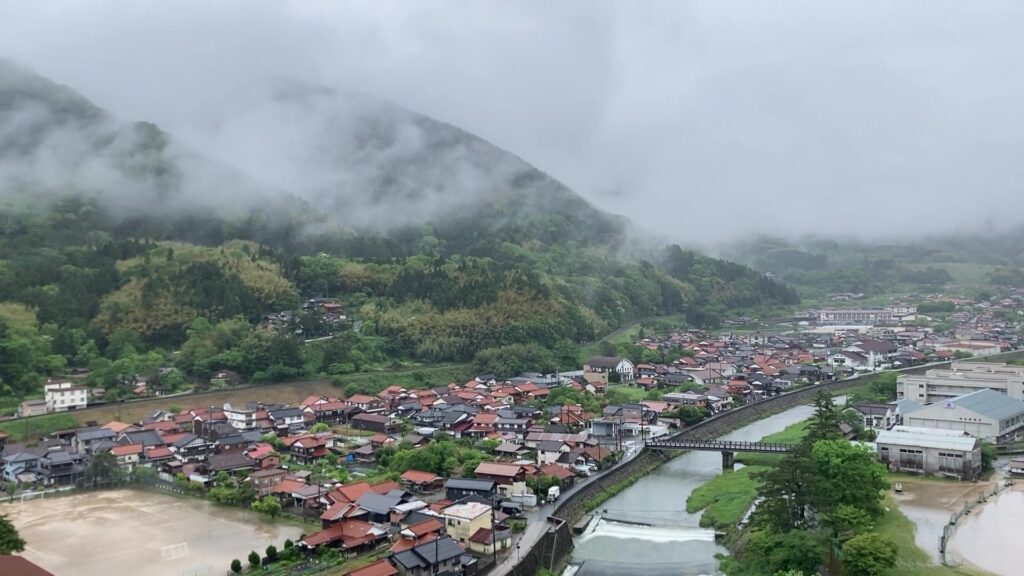 太鼓谷稲成神社の境内から見下ろす津和野の街