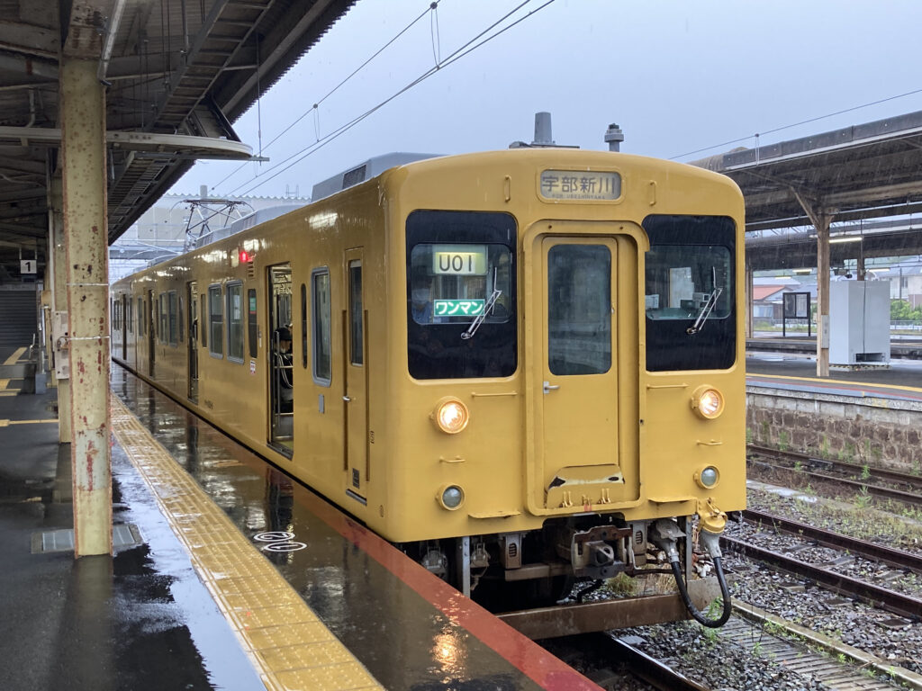 宇部線の105系電車