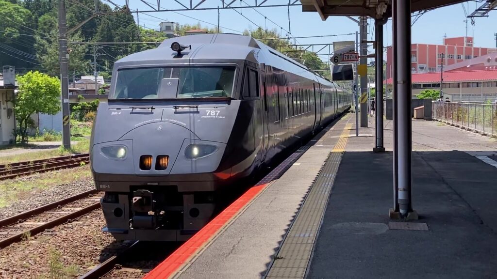 特急にちりん号の787系電車