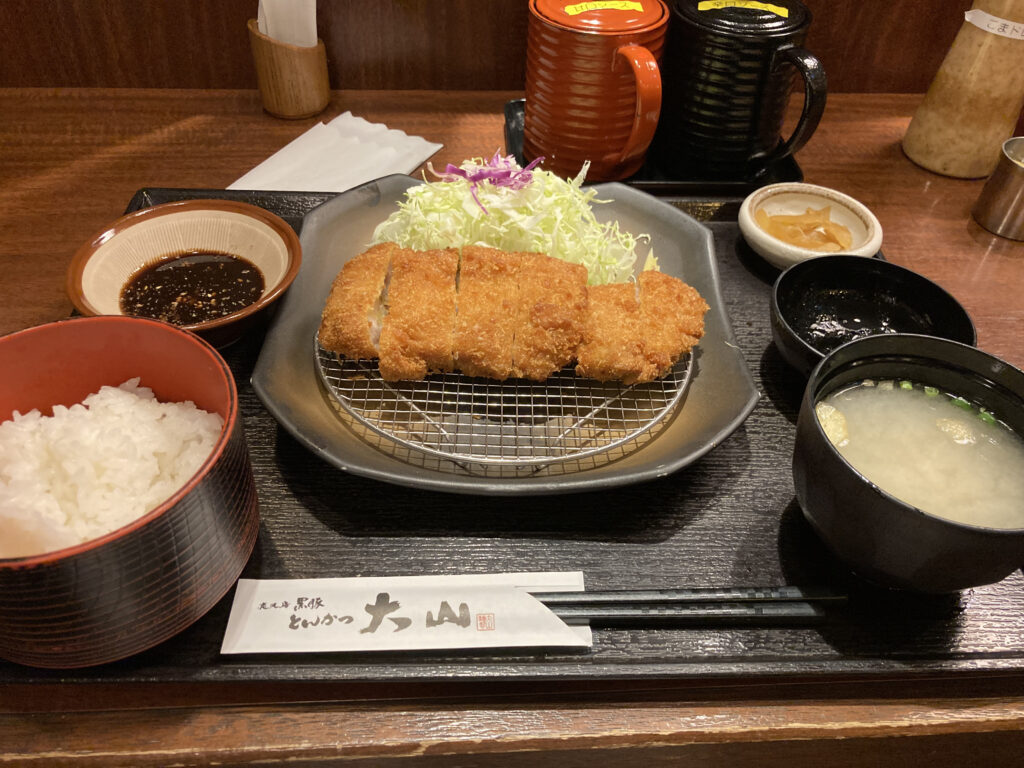 とんかつ大山の黒豚ヒレかつ膳