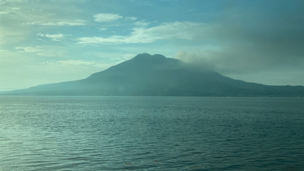 鹿児島湾と桜島