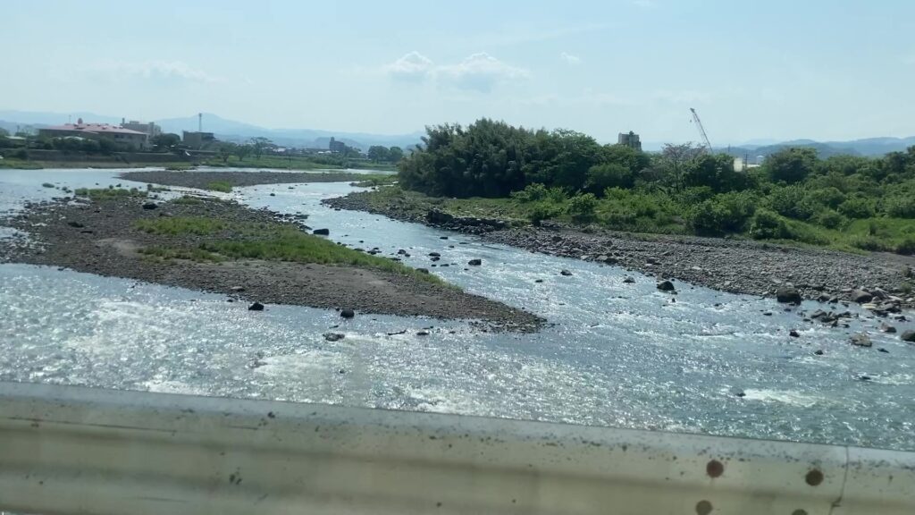 国道386号から眺める三隈川