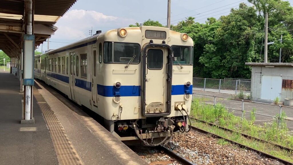 田川伊田駅とキハ47形気動車