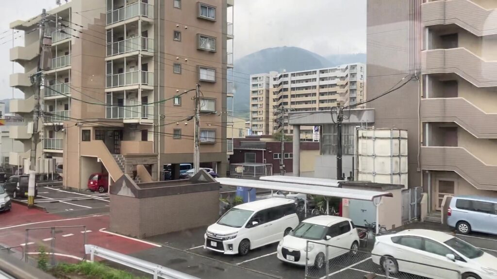 篠栗駅付近のベッドタウンの車窓