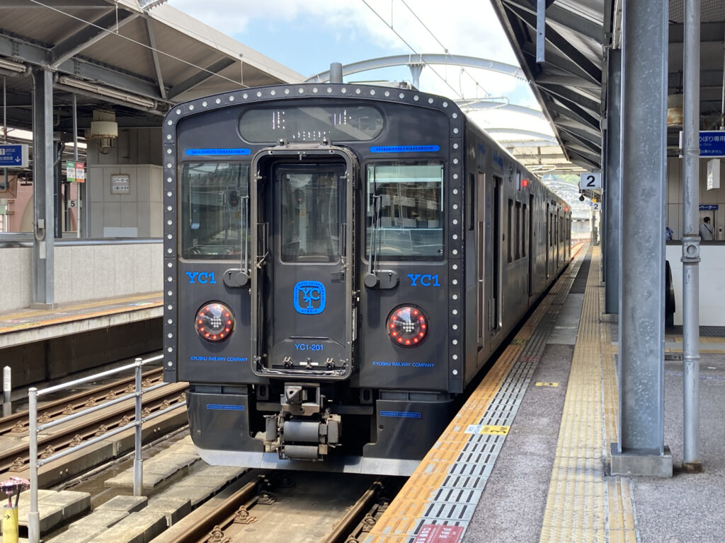 佐世保駅とYC1系気動車